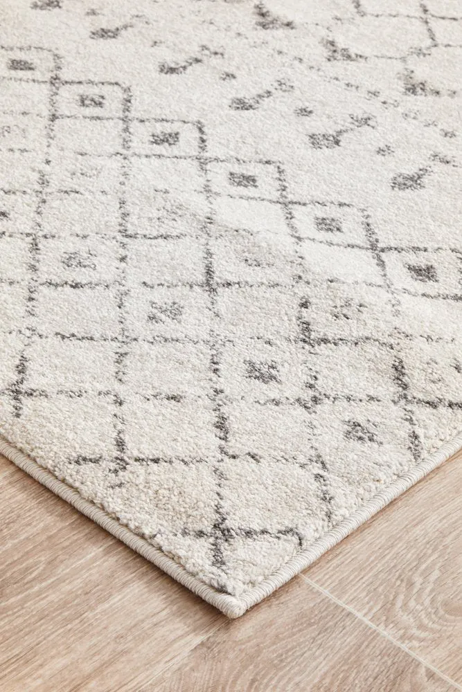 Chrome Elsa Runner Rug (Silver) by Rug Culture