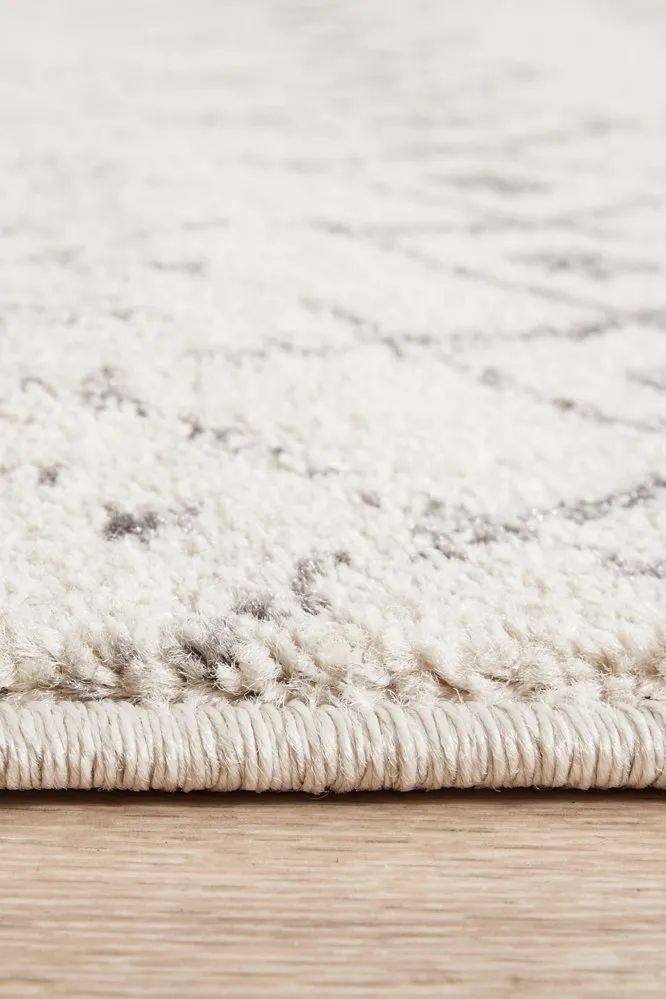 Chrome Elsa Runner Rug (Silver) by Rug Culture