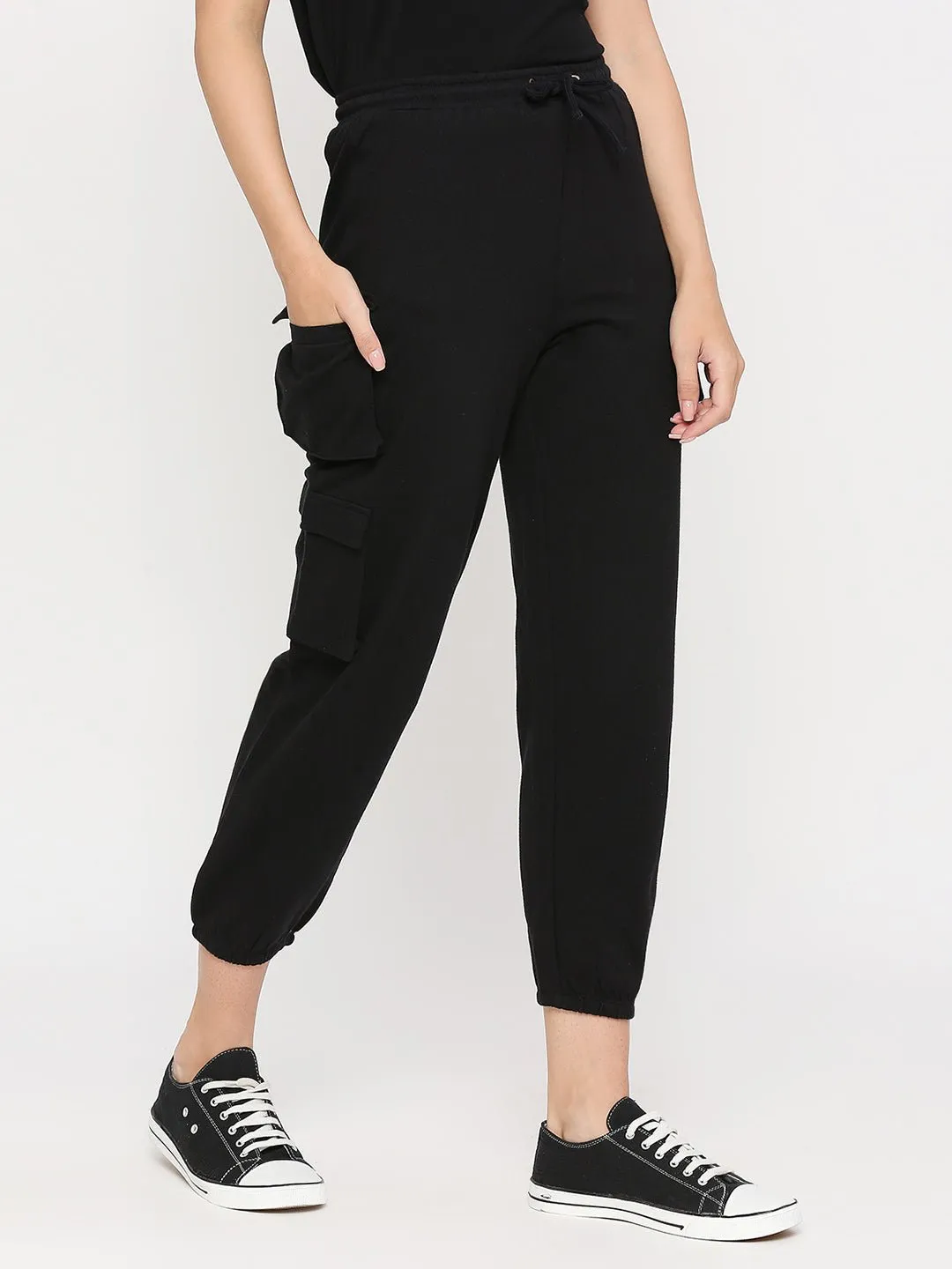 Effy x Shakya sweatpants black