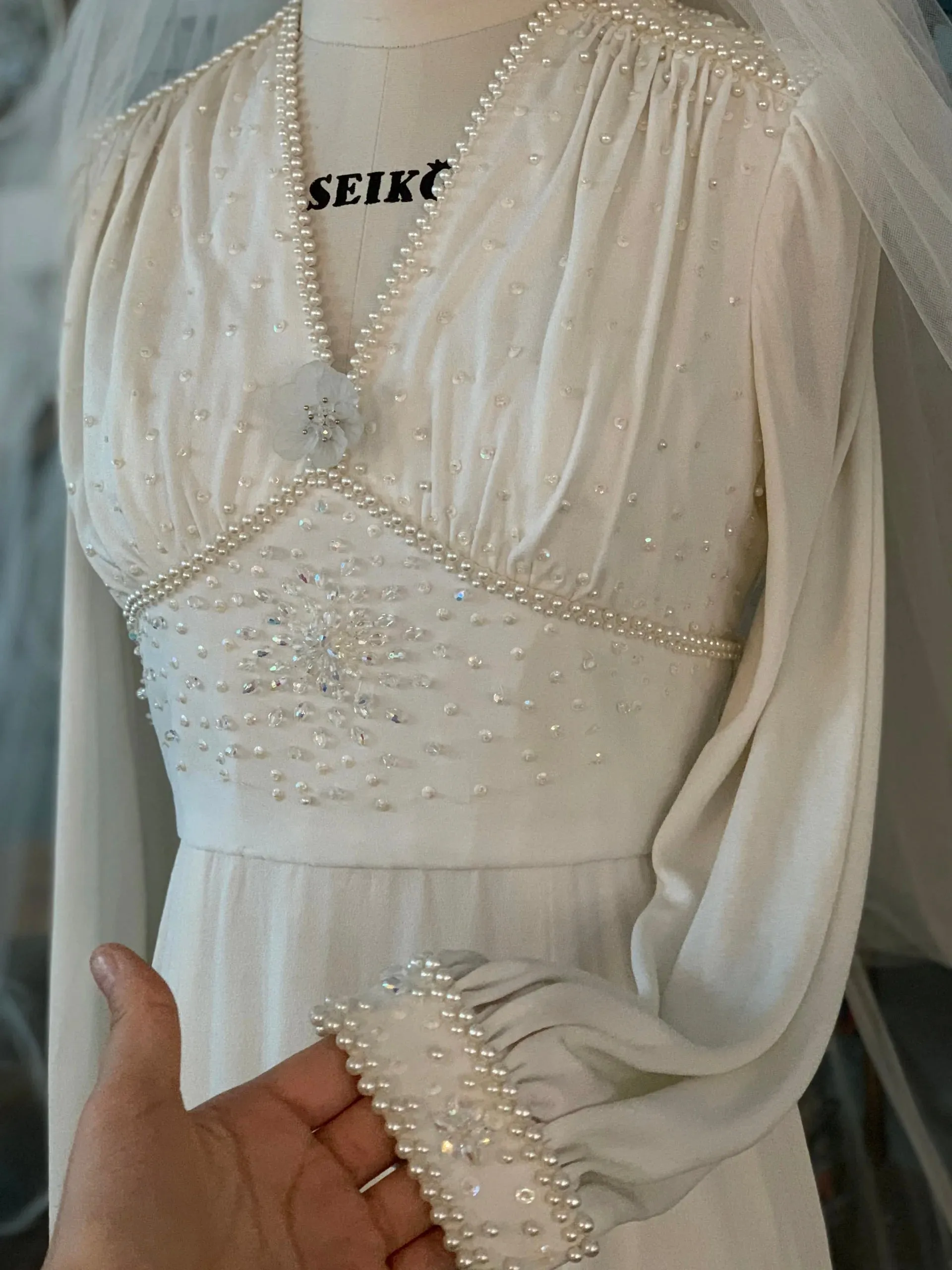 Long Sleeves 70s Modest Vintage Wedding Dress