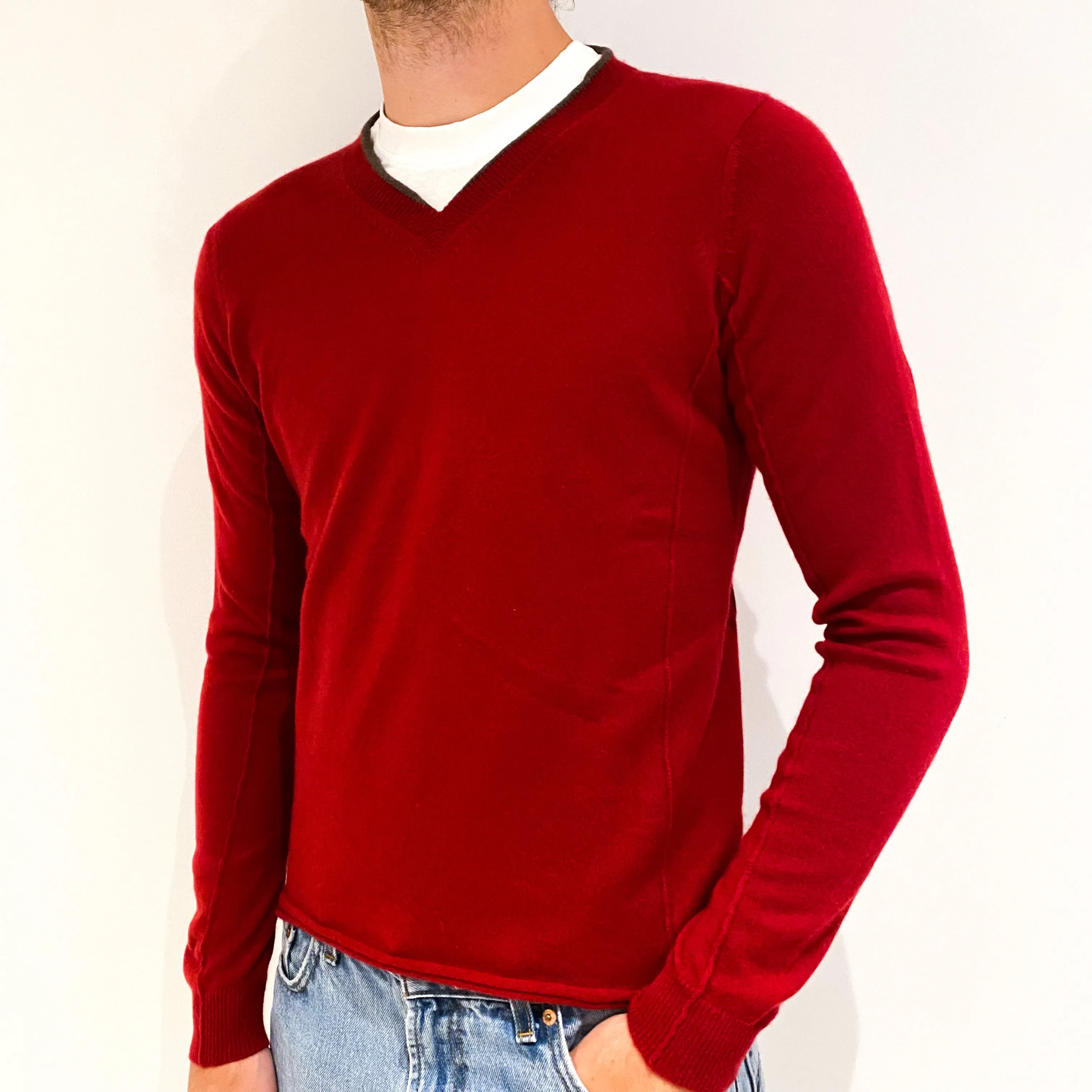Men's Scarlet Red Cashmere V-Neck Jumper Medium Slim