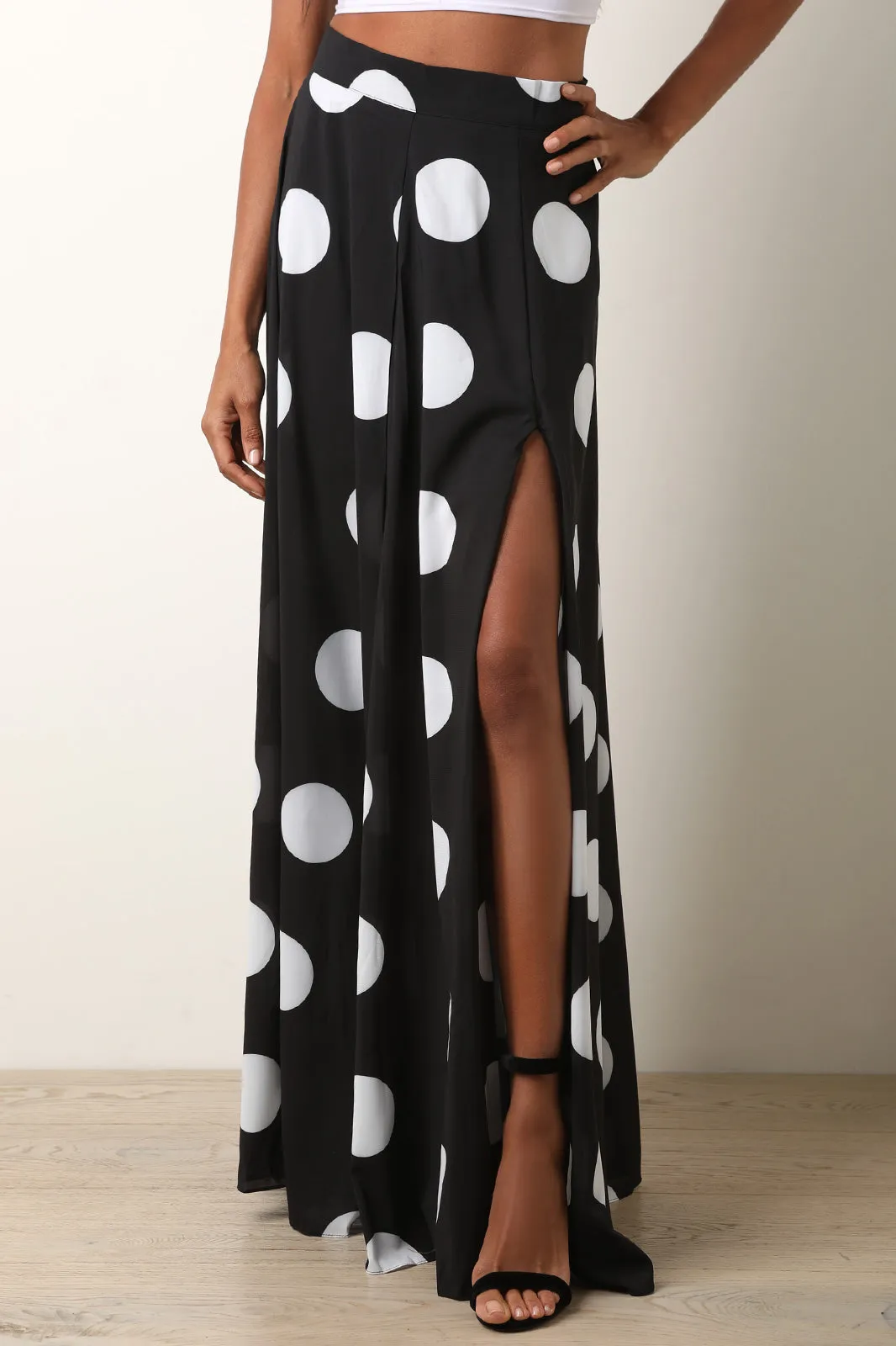 Oversize Polka-Dot Vent Slit Maxi Skirt